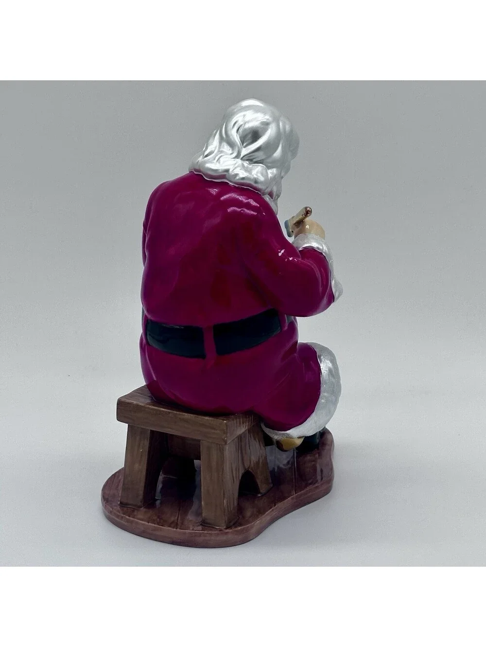 N/A porcelain figurine